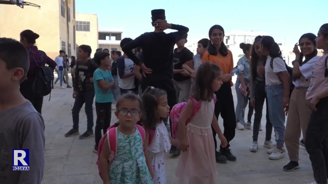 ⁣رغم القصف أطفال كوباني يلتحقون بالمقاعد الدراسية