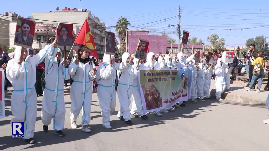 ⁣ الآلاف في قامشلو ينتفضون ضد هجمات الإبادة التي تقوم بها تركيا بحق قوات الدفاع الشعبي