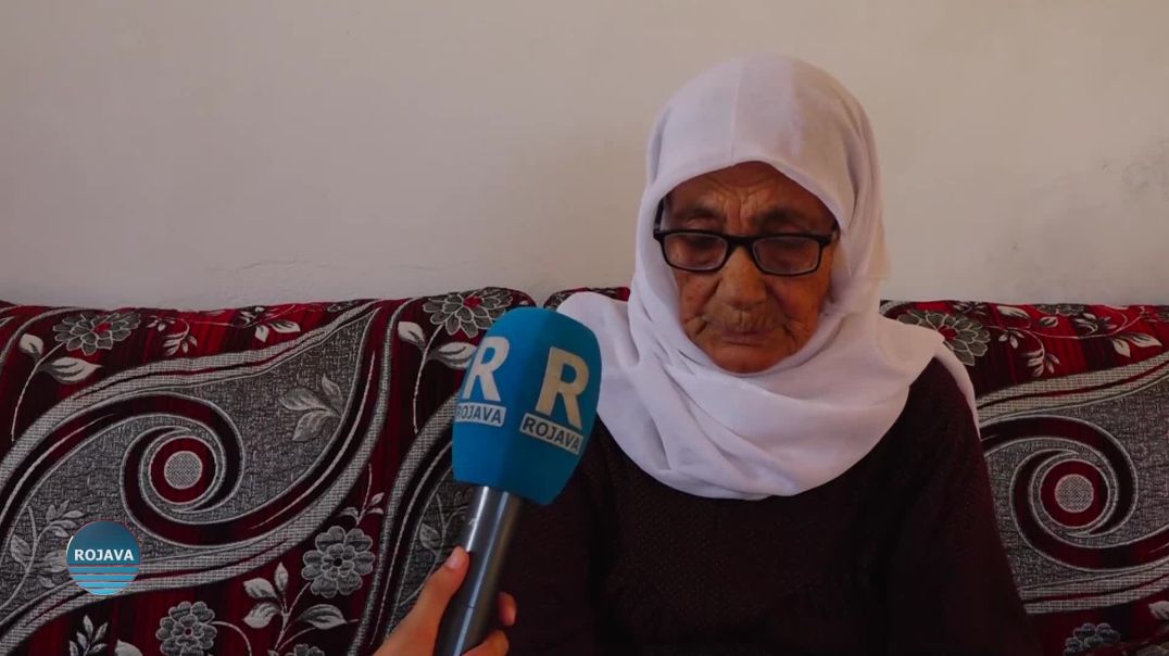 رغم تجاوزها 85 عامًا.. امرأة من كوباني تستمر في ممارسة هواية الكتابة