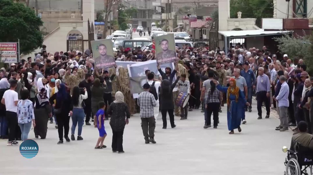 ⁣CENAZEYÊ ŞEHÎD BERXWEDAN EFRÎN BI MERASÎMEKÊ LI QAMIŞLO HAT OXIRKIRIN