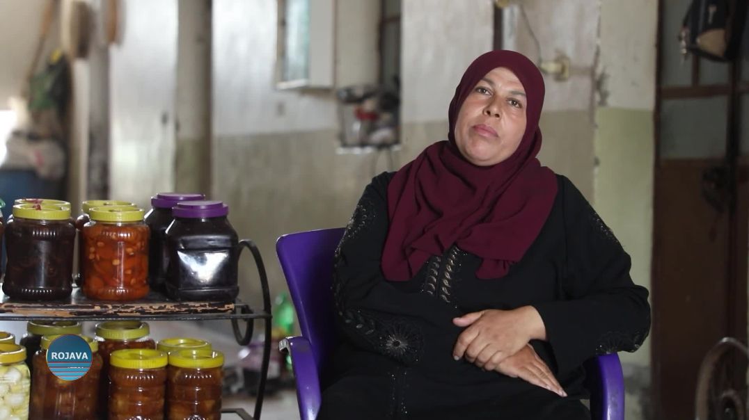 امرأة من الرقة تفتتح مشروعها الخاص بتحضير المونة المنزلية