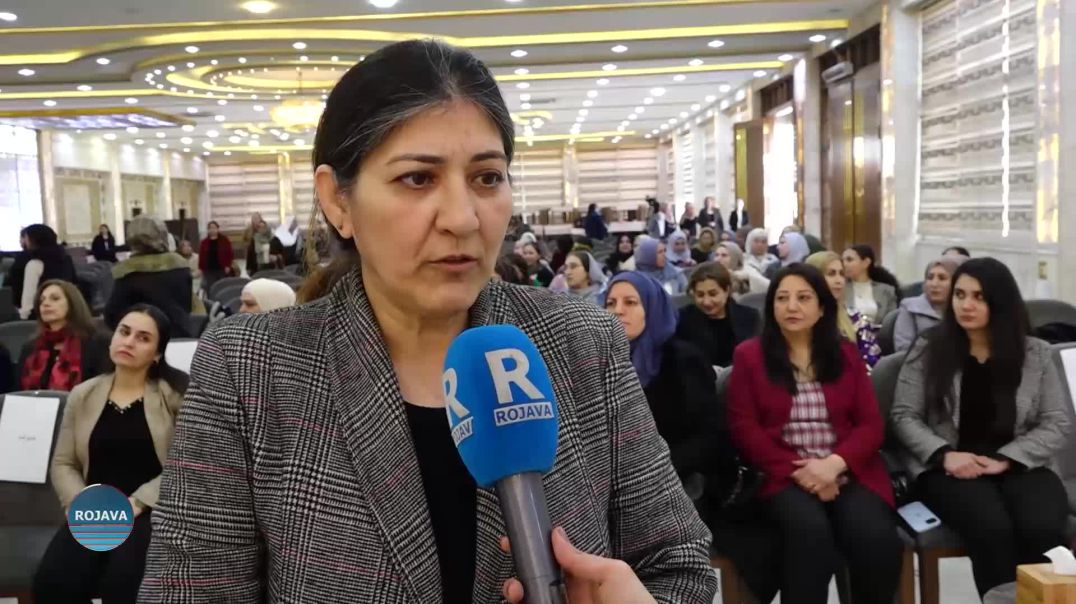 ⁣JINÊN BEŞDARÎ KONFERANSA BÛNE: PÊŞEROJA SÛRIYEYÊ BI PARASTINA MAFÊN JINAN VE GIRÊDAYÎ YE