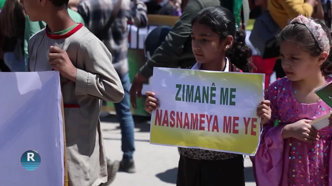 مسيرة جماهيرية حاشدة في مدينة قامشلو دعماً للغة الكردية وللمطالبة بتثبيتها دستورياً