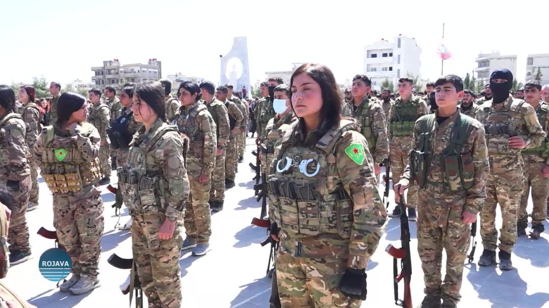 PÊŞENGÊ ŞOREŞA ROJAVA ŞEHÎD NÛREDÎN SOFÎ LI SER GORA XWE HAT BIBÎRANÎN