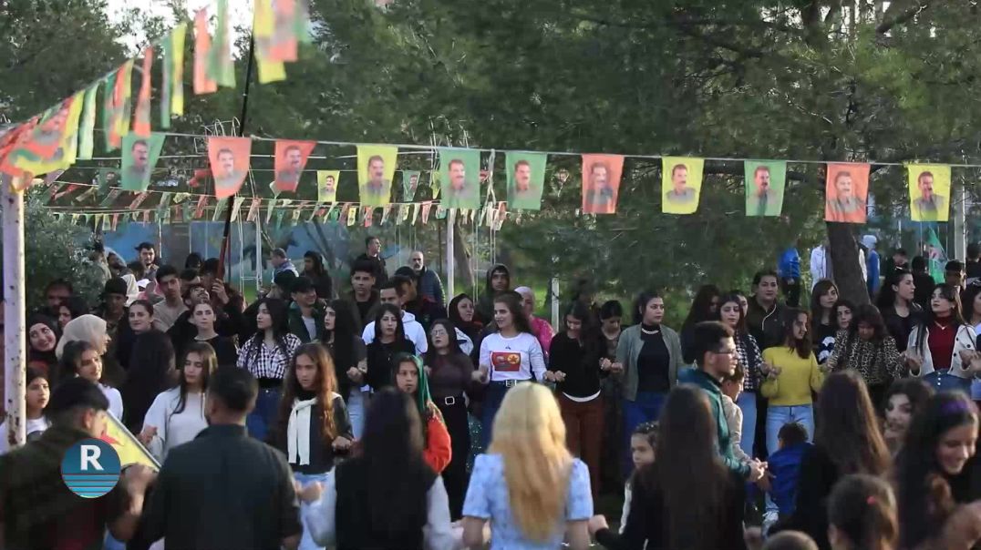 أهالي روج آفا يجددون العهد بالحرية في ذكرى ميلاد القائد عبد الله أوجلان