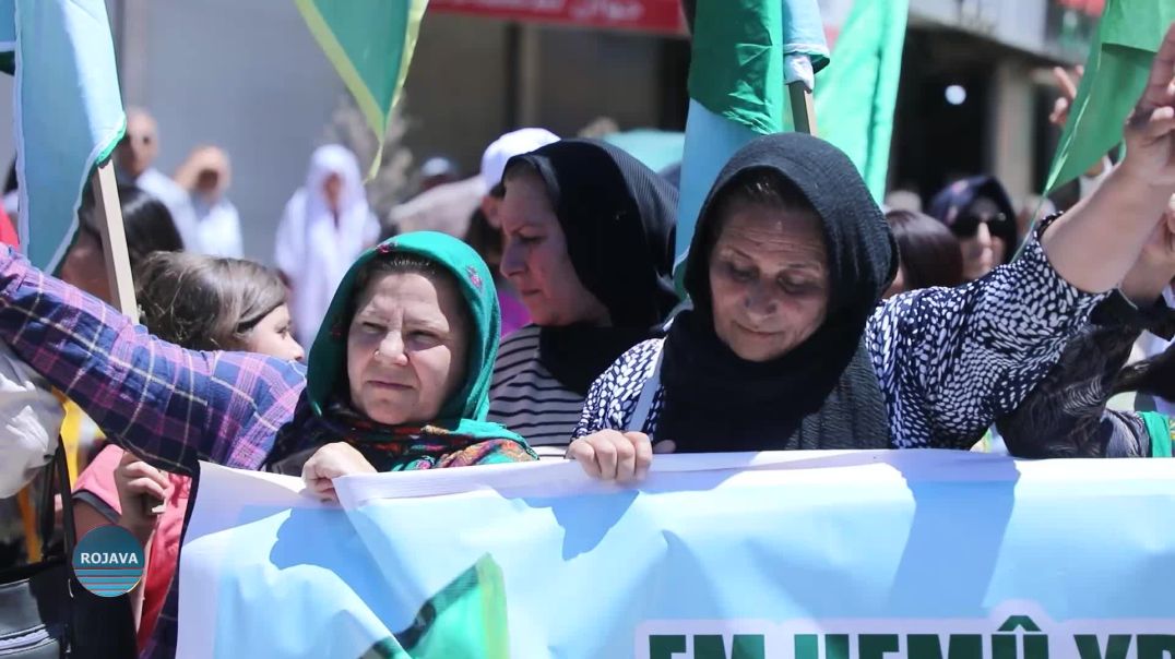 مسيرة حاشدة في قامشلو تطالب بالاعتراف الرسمي بوحدات حماية المرأة وتمثيلها  في الدستور