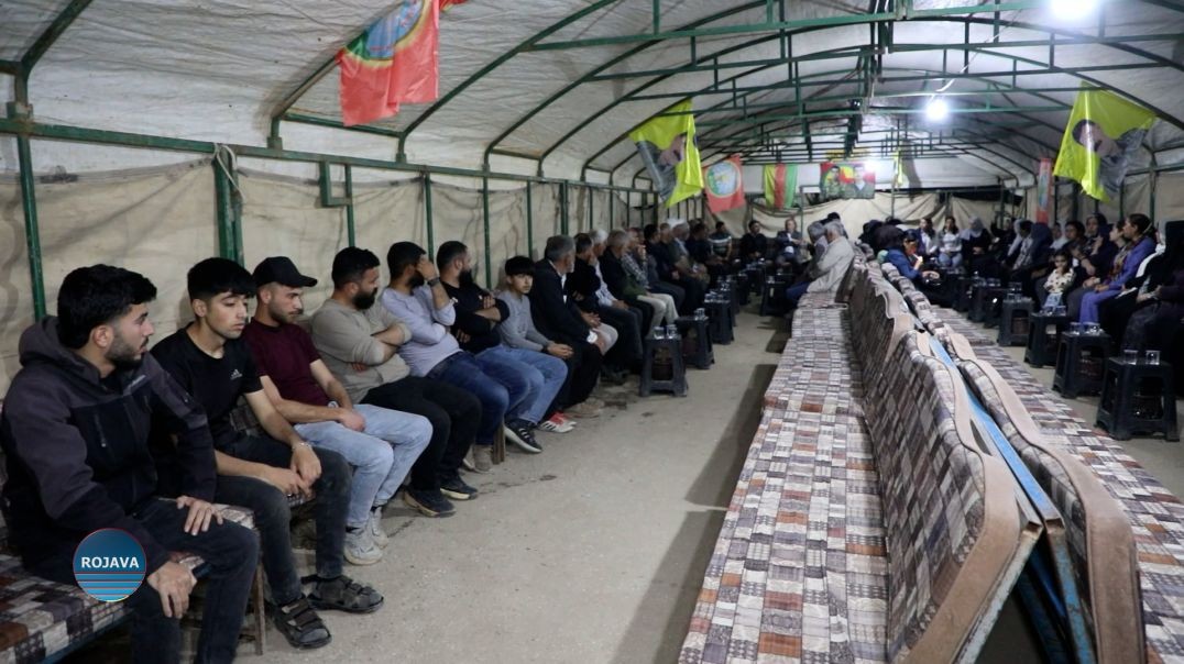 أهالي قامشلو يقدمون واجب العزاء لعائلة الشهيد باكور جنديرس