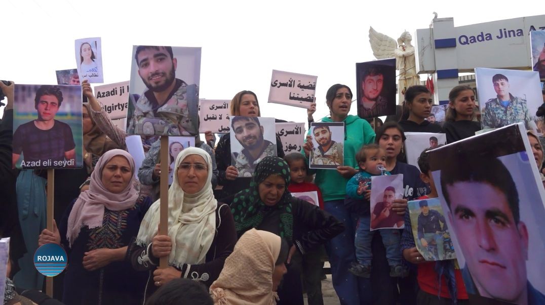 بمسيرة حاشدة.. أهالي كوباني يطالبون بالإفراج عن جميع الأسرى