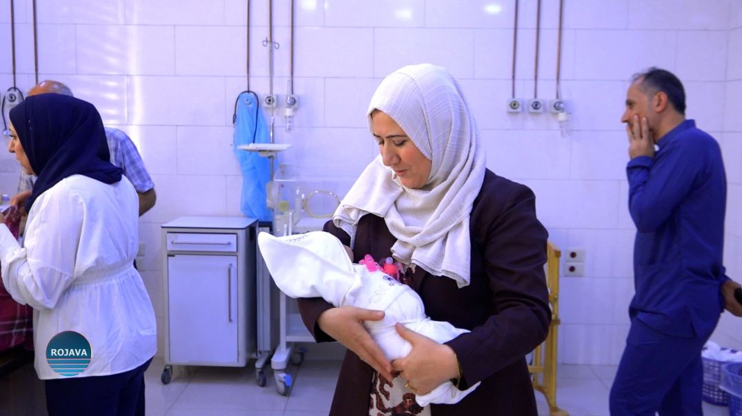 هيئة المرأة تستلم الطفلة التي عثر عليها في قامشلو وتتكفل برعايتها في مركز حماية الطفل