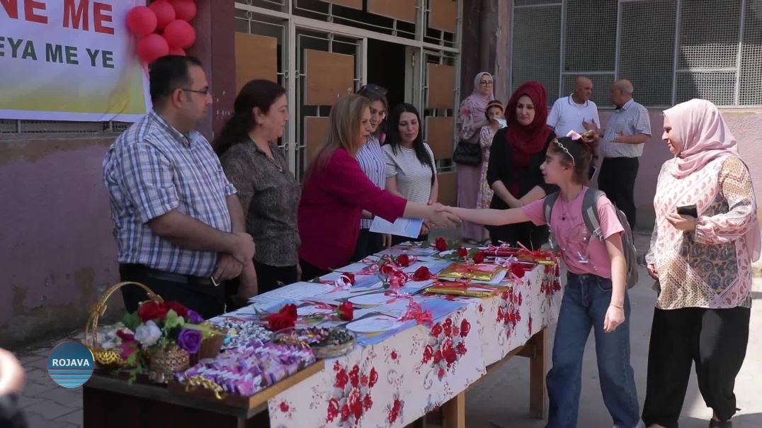 توزيع الجلاء المدرسي على نحو 242 ألف طالب وطالبة في مدارس الإدارة الذاتية في مدن الجزيرة