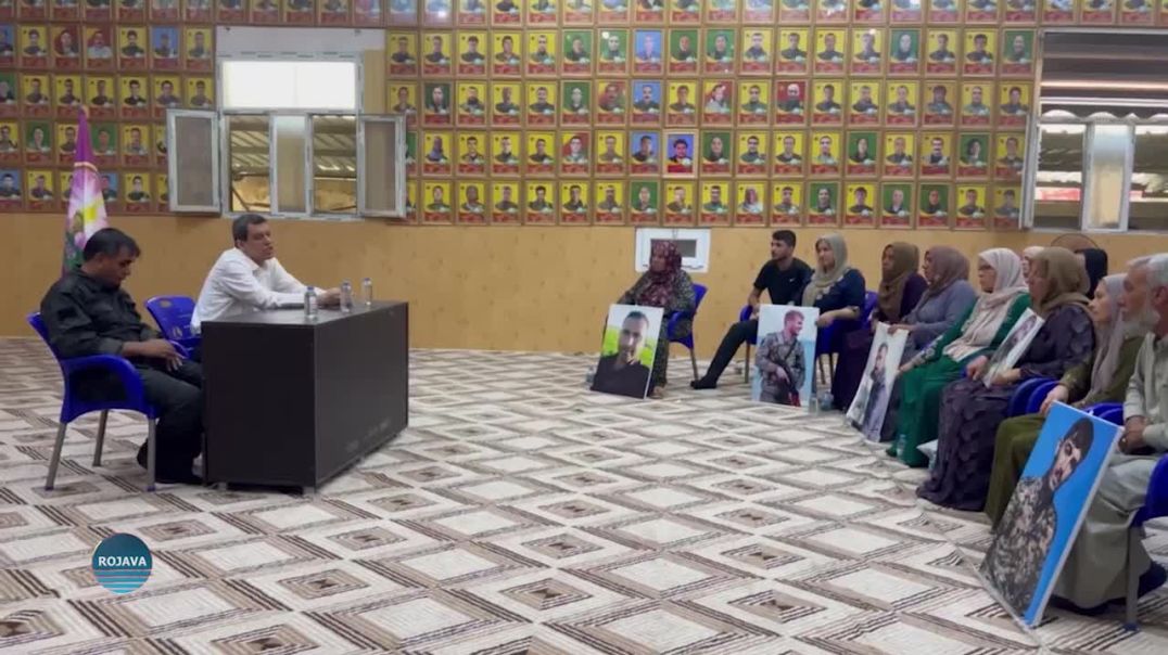 ⁣مظلوم عبدي يلتقي في كوباني عوائل الأسرى والمفقودين والشهداء والأحزاب الكردية والقطاع الصحي