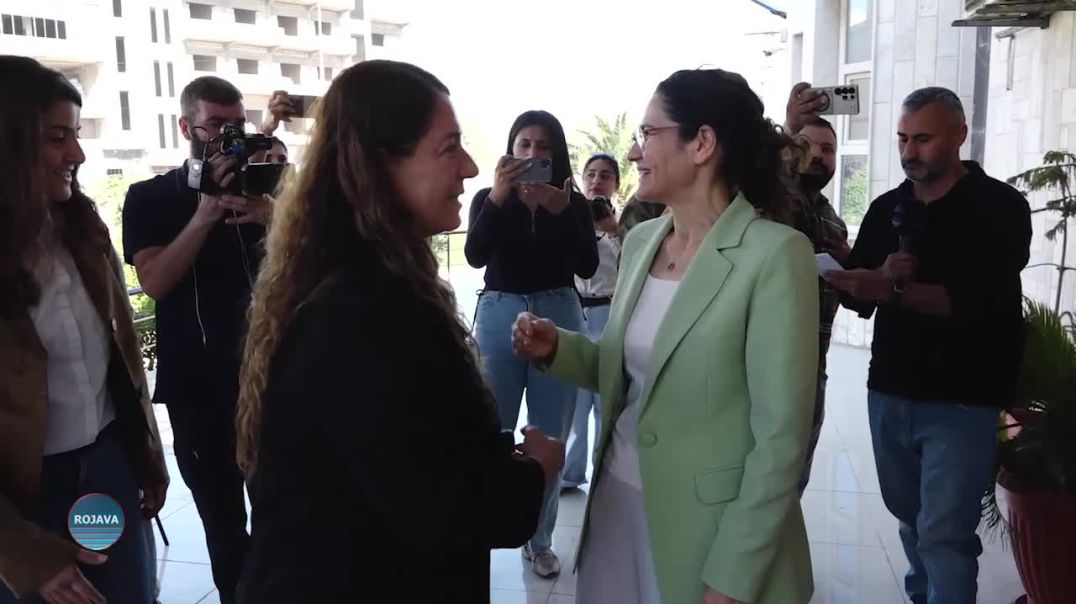 ⁣وفد شمال كردستان يجتمع مع السياسية الكردية إلهام أحمد في قامشلو